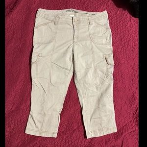 Khaki capris